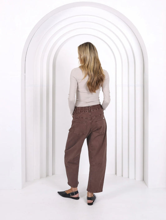 Leo Barrel Jean - Chocolate