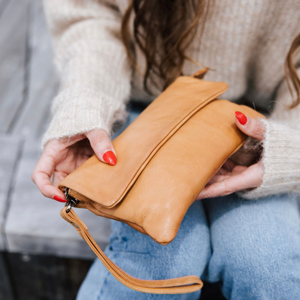 Lucie Bag/Clutch Tan