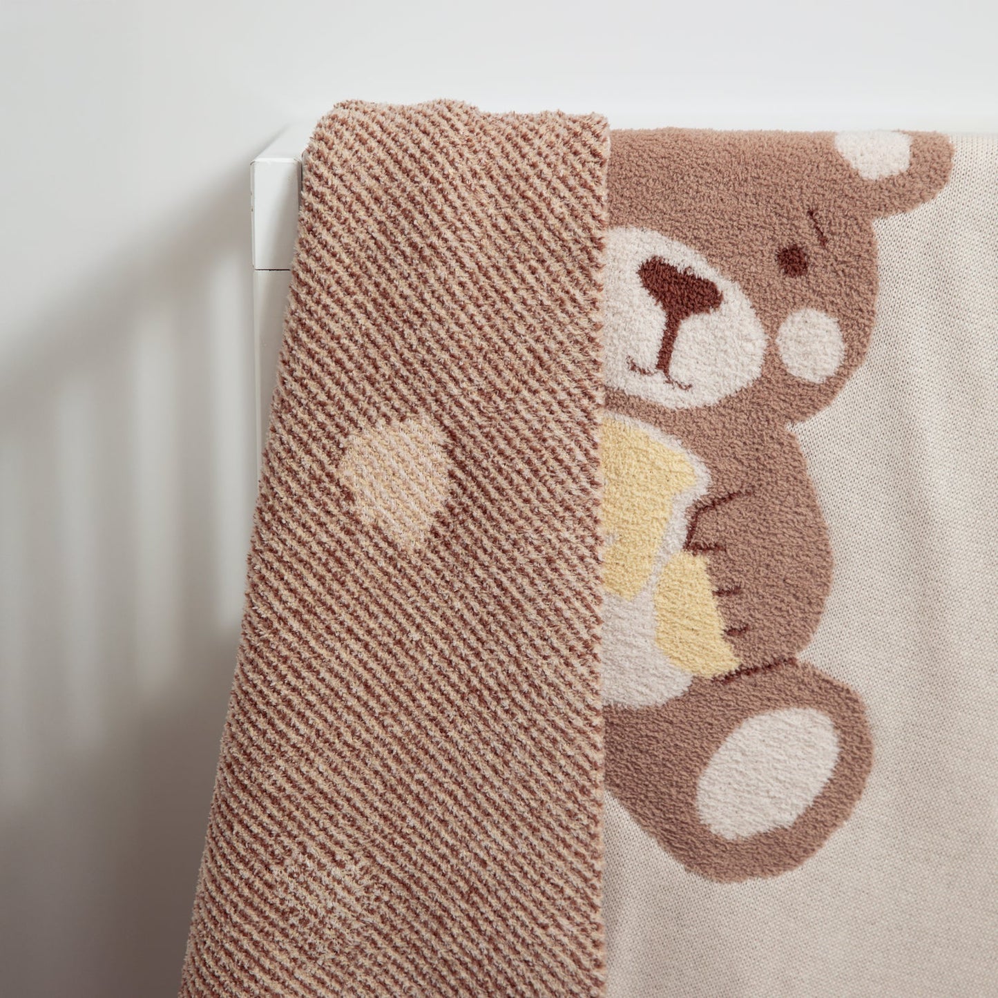 Cuddly Bear - Fluffly Jacquard Blanket