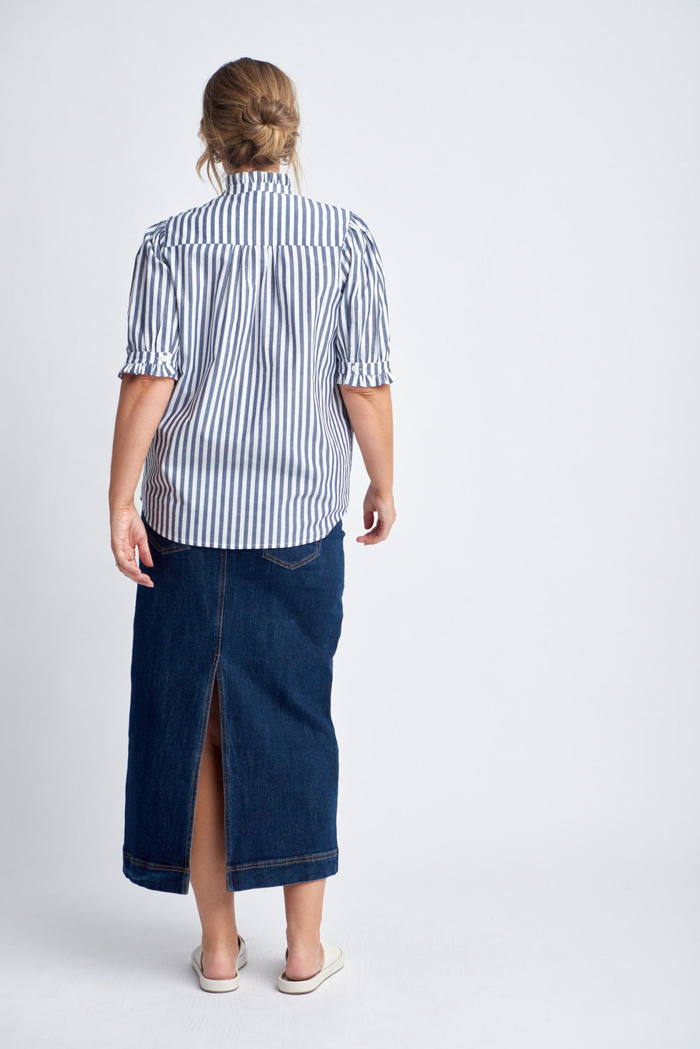 Frilled Cuff Short Sleeve Cotton Shirt - Navy/White