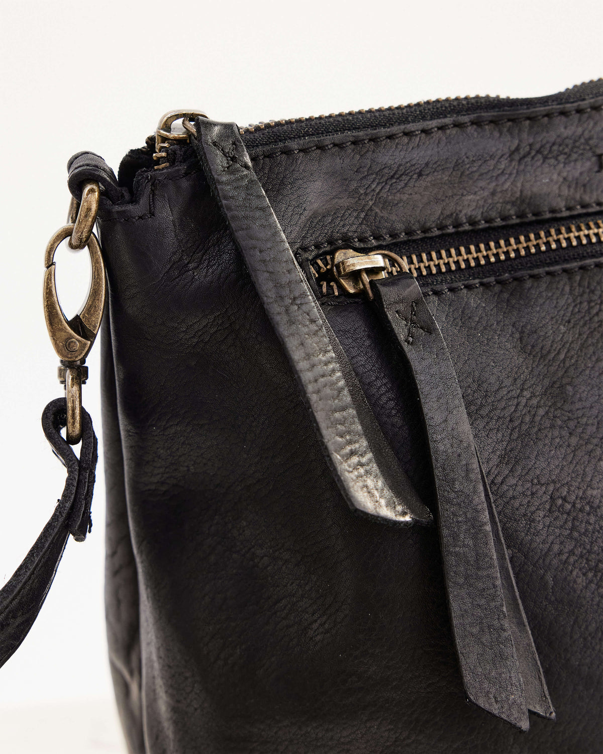 Large Essential Pouch Black